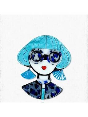 736gc. Acrylic Ladyface Brooch Turquoise